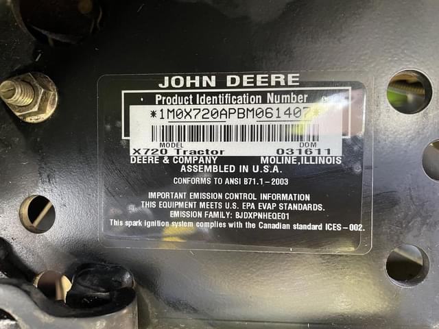 Image of John Deere X720 equipment image 4