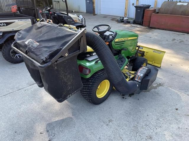 Image of John Deere X720 equipment image 3