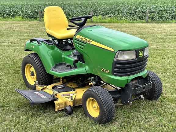 Image of John Deere X724 Primary image