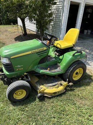 Main image John Deere X724