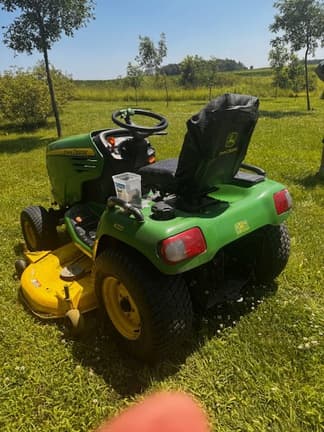 Image of John Deere X724 equipment image 4