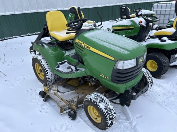 Main image John Deere X724