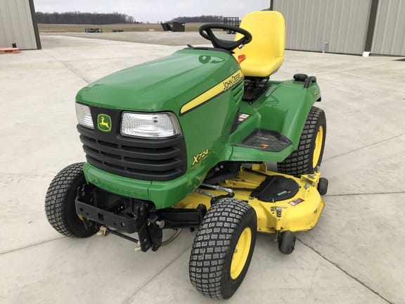Main image John Deere X724