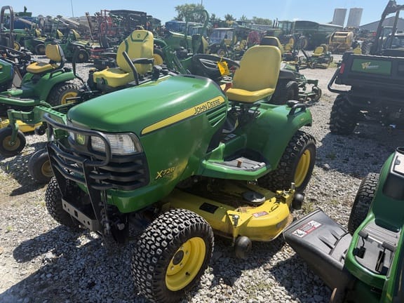 2011 John Deere X728 Equipment Image0