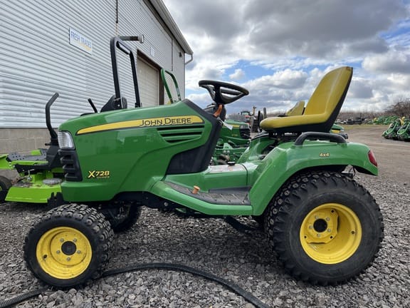 Main image John Deere X728