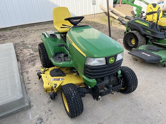 Image of John Deere X729 equipment image 1