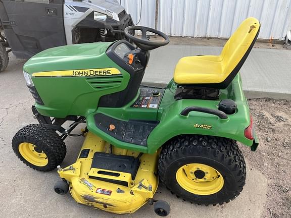 Image of John Deere X729 equipment image 2