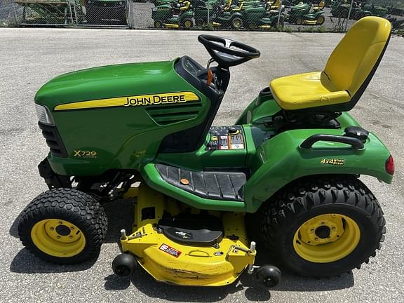 Image of John Deere X729 equipment image 1