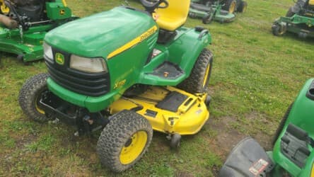 Image of John Deere X729 equipment image 1