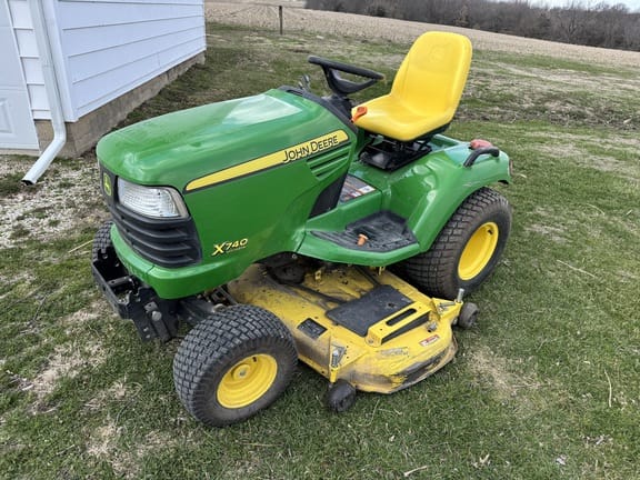 Main image John Deere X740