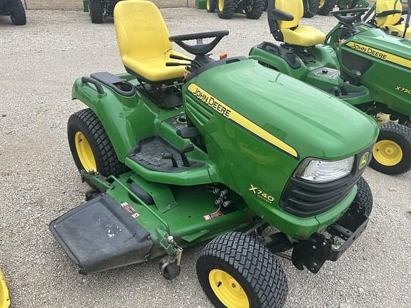 Image of John Deere X740 equipment image 2