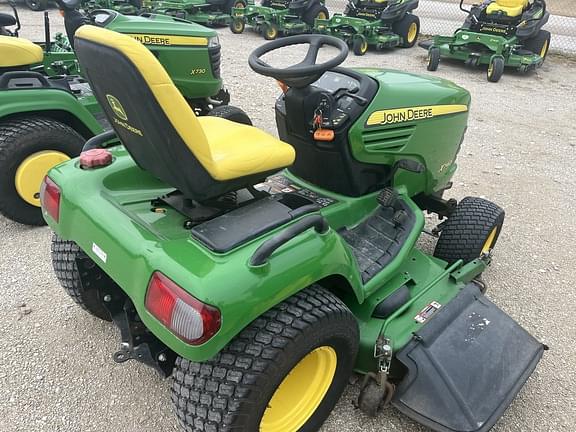 Image of John Deere X740 equipment image 3