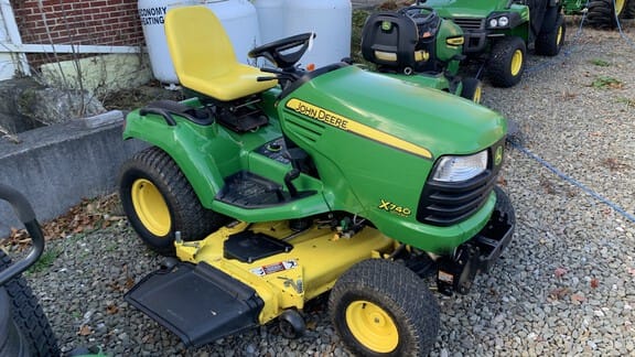 Main image John Deere X740
