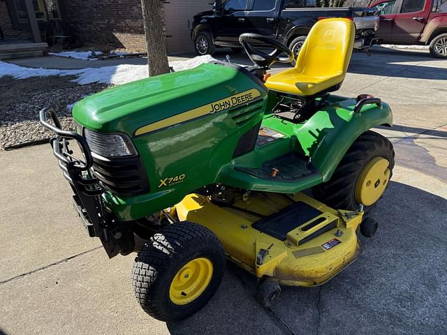 Image of John Deere X740 equipment image 2