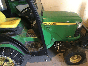 Main image John Deere X744