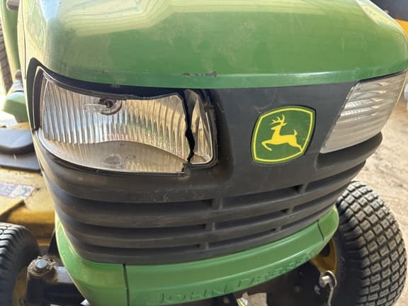 Image of John Deere X744 equipment image 4