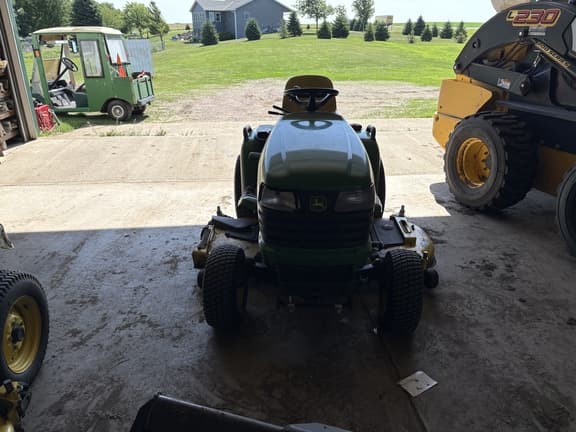 Image of John Deere X744 equipment image 3