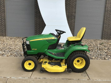 Main image John Deere X748