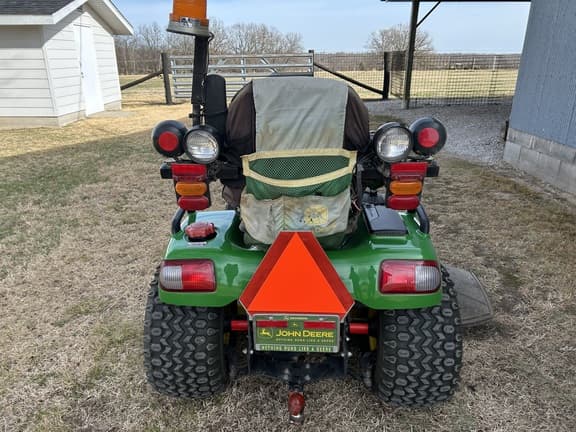 Image of John Deere X749 equipment image 3