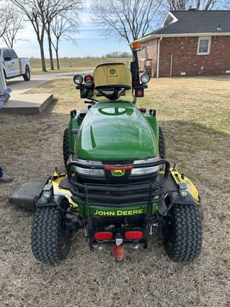 Image of John Deere X749 equipment image 1