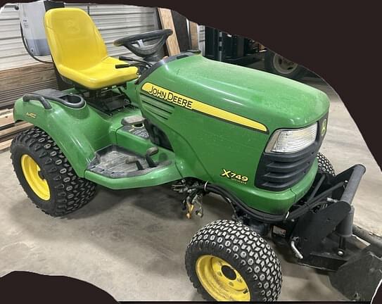 Image of John Deere X749 Primary image