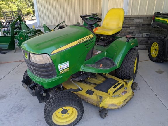 Main image John Deere X749