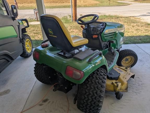 Image of John Deere X749 equipment image 2