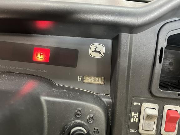 Image of John Deere XUV 625i equipment image 3