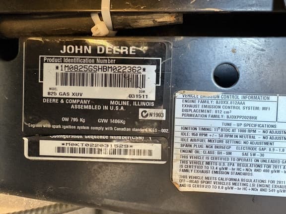 Image of John Deere Gator XUV 825i equipment image 1