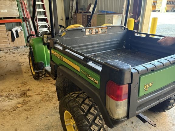 Image of John Deere Gator XUV 825i equipment image 4