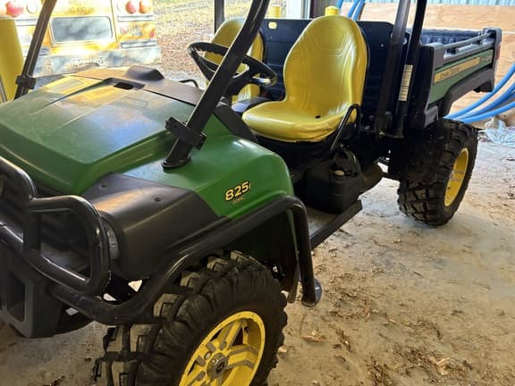 Image of John Deere Gator XUV 825i equipment image 2