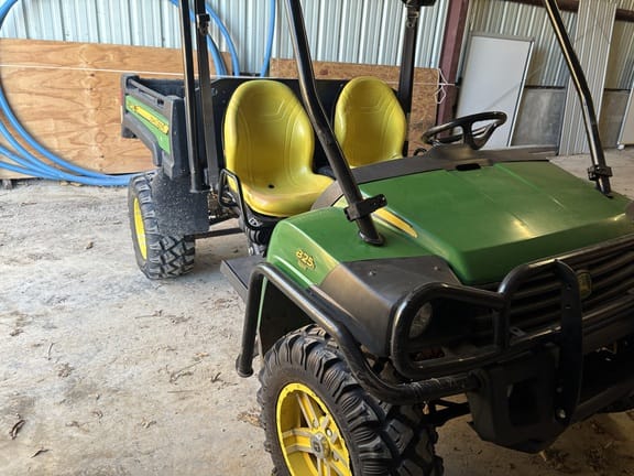 2011 John Deere Gator XUV 825i Equipment Image0