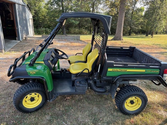 2011 John Deere Gator XUV 825i Equipment Image0