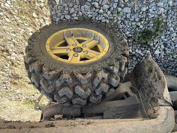 Image of John Deere Gator XUV 825i equipment image 4