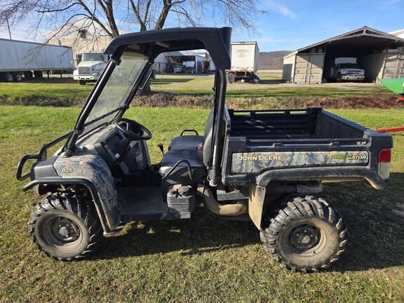 2011 John Deere Gator XUV 825i Equipment Image0