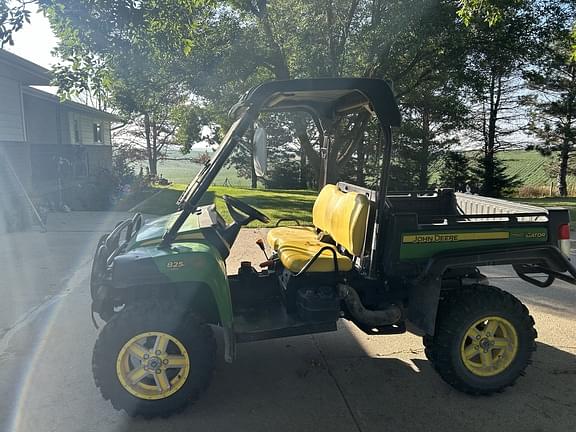 Image of John Deere Gator XUV 825i equipment image 4