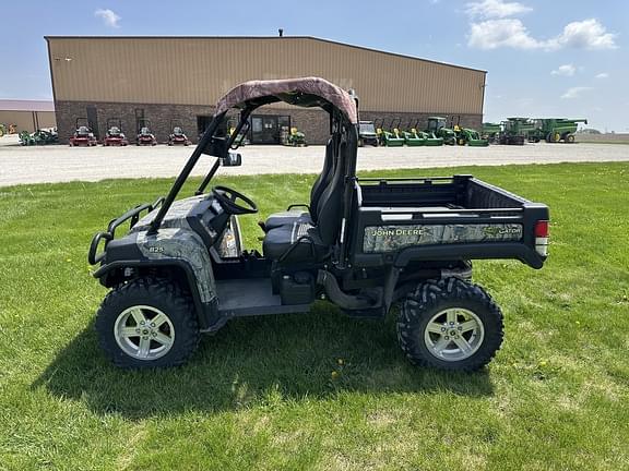 Image of John Deere Gator XUV 825i equipment image 1