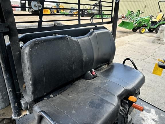 Image of John Deere Gator XUV 825i equipment image 4