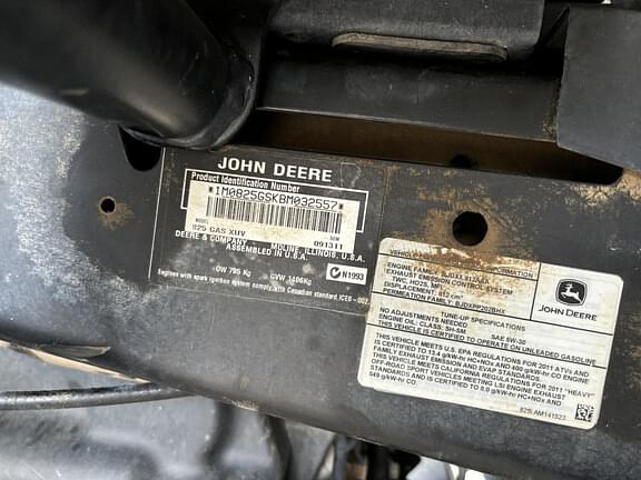 Image of John Deere Gator XUV 825i equipment image 1