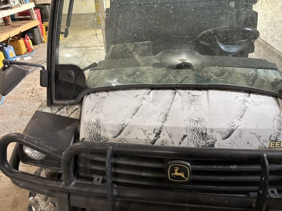 Image of John Deere Gator XUV 825i Image 1