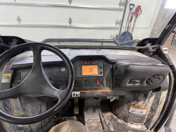 Image of John Deere Gator XUV 825i equipment image 4