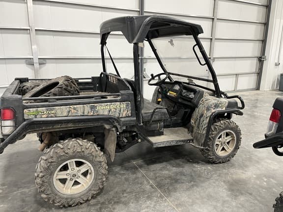 Image of John Deere Gator XUV 825i equipment image 3