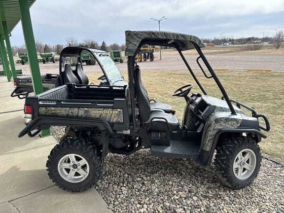 2011 John Deere Gator XUV 825i Equipment Image0