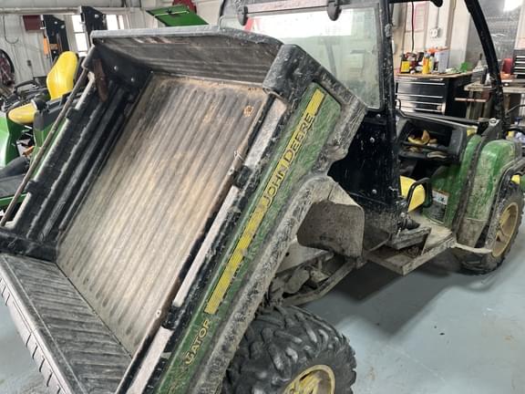 Image of John Deere Gator XUV 825i equipment image 4