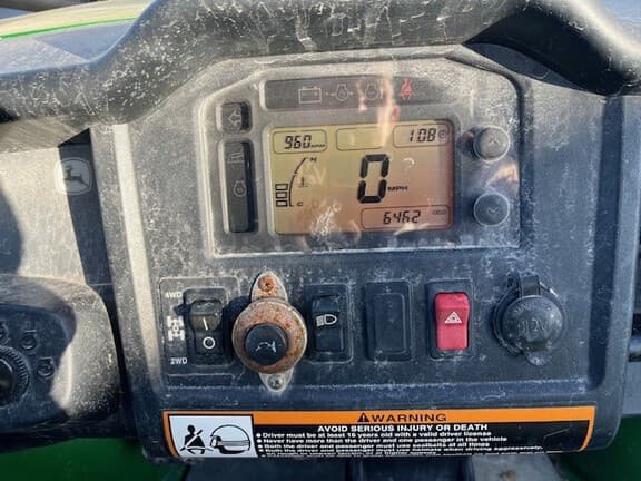 Image of John Deere Gator XUV 825i equipment image 4