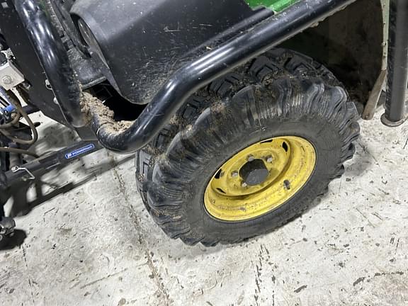 Image of John Deere Gator XUV 825i equipment image 1