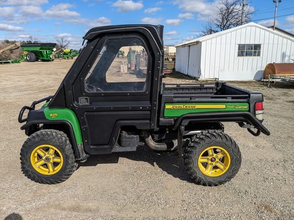 Main image John Deere Gator XUV 825i