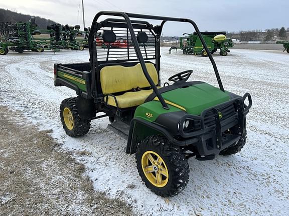 Image of John Deere Gator XUV 825i equipment image 1