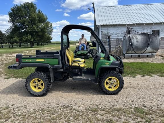 Image of John Deere Gator XUV 825i equipment image 2