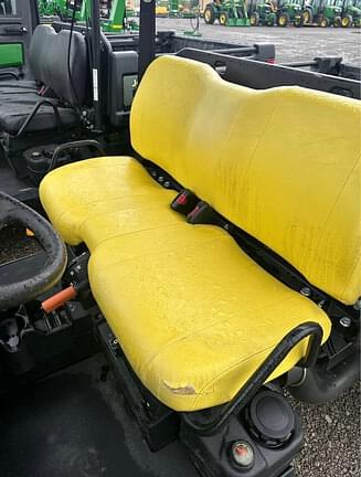 Image of John Deere Gator XUV 825i equipment image 4